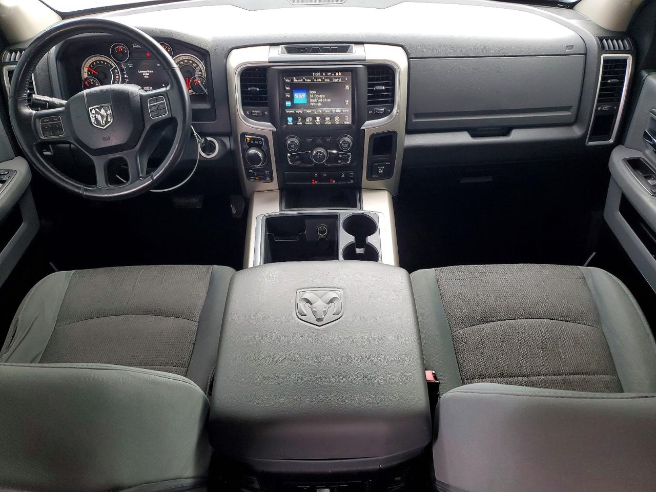 2014 RAM 1500 SLT photo 8