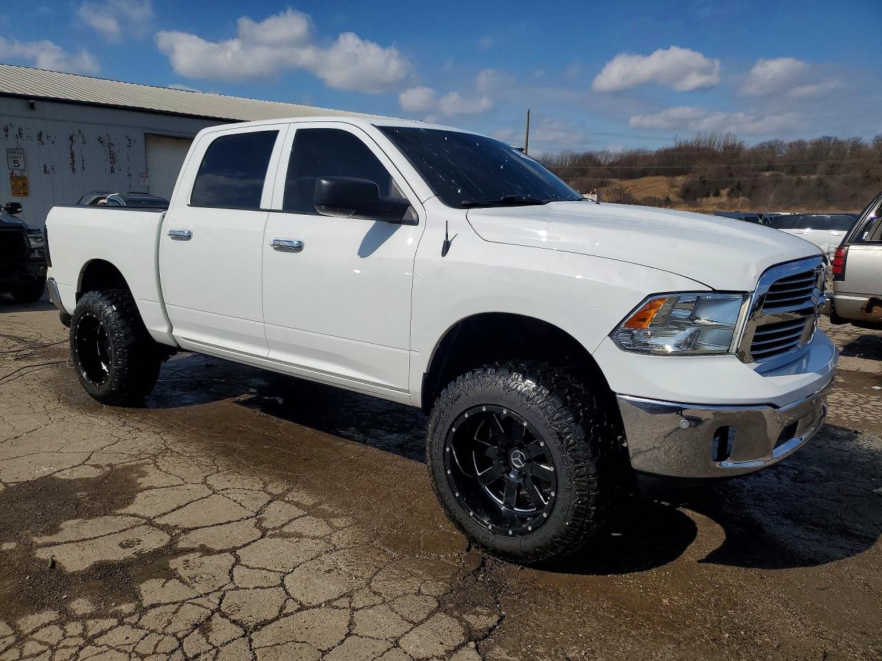 2014 RAM 1500 SLT photo 4
