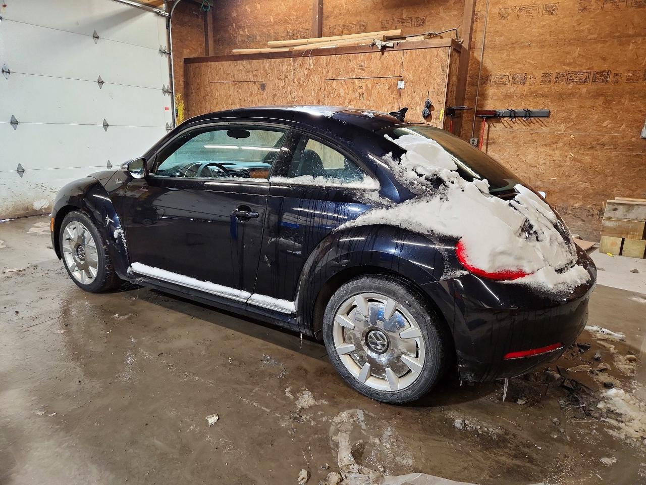 2013 VOLKSWAGEN BEETLE photo 2