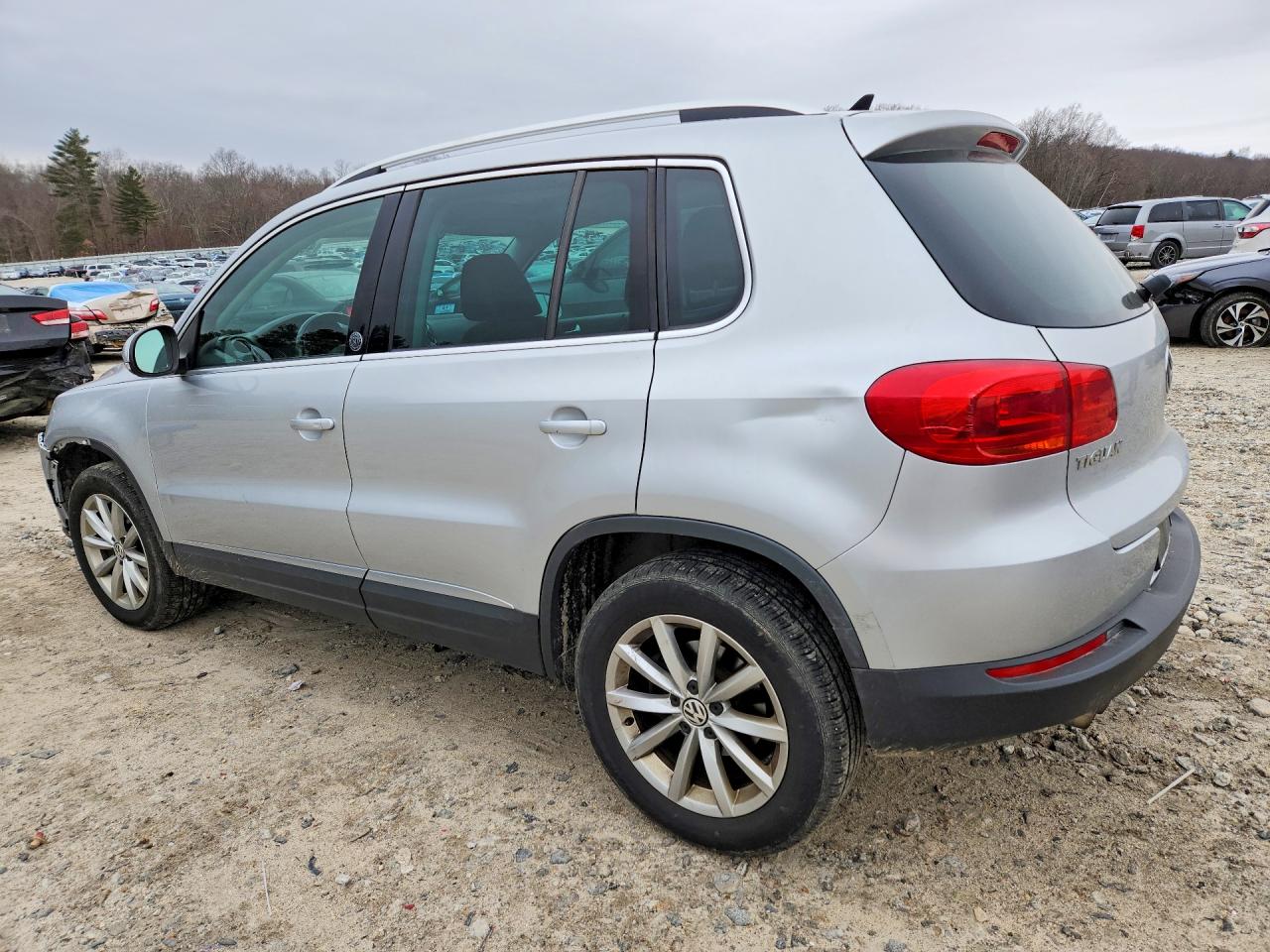 2017 VOLKSWAGEN TIGUAN WOLFSBURG photo 3
