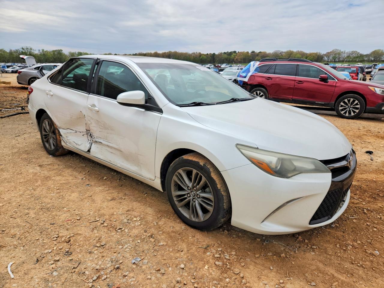 2016 TOYOTA CAMRY SE photo 7
