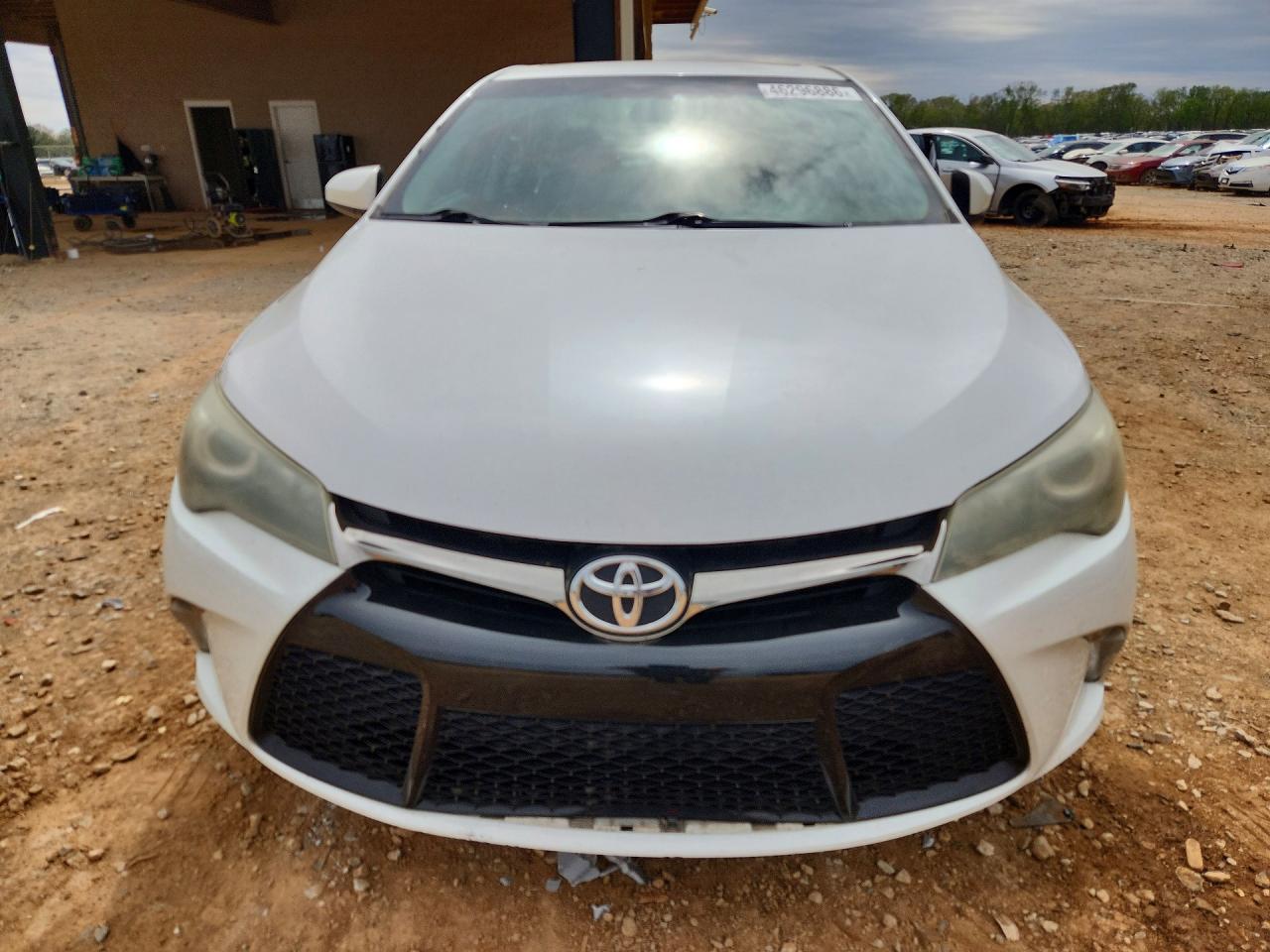 2016 TOYOTA CAMRY SE photo 9