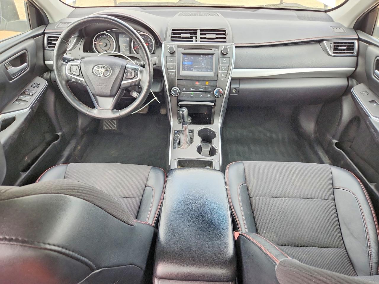 2016 TOYOTA CAMRY SE photo 15