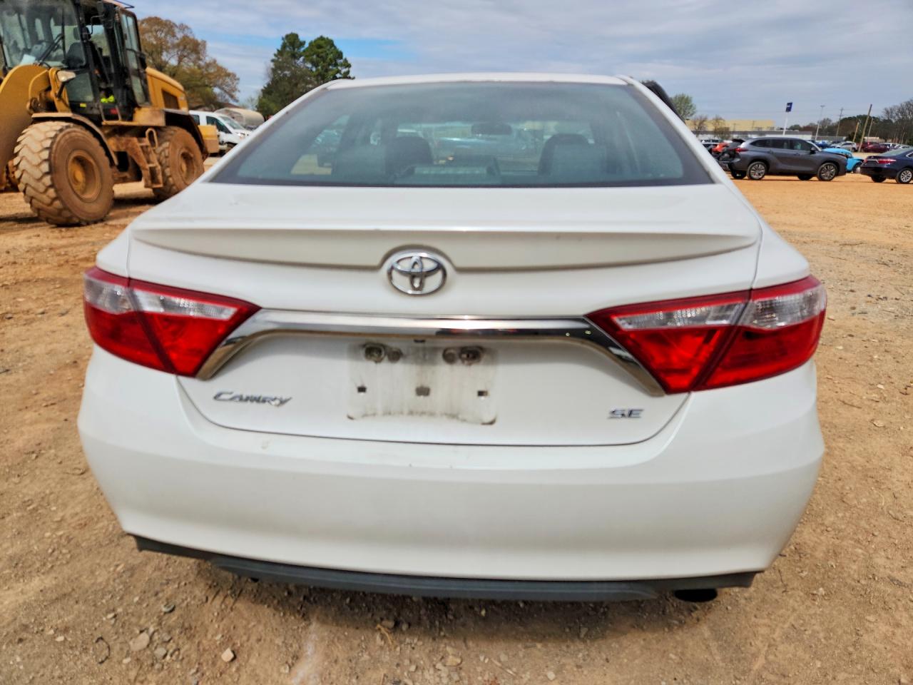 2016 TOYOTA CAMRY SE photo 11