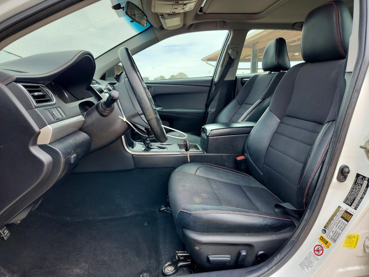 2016 TOYOTA CAMRY SE photo 13