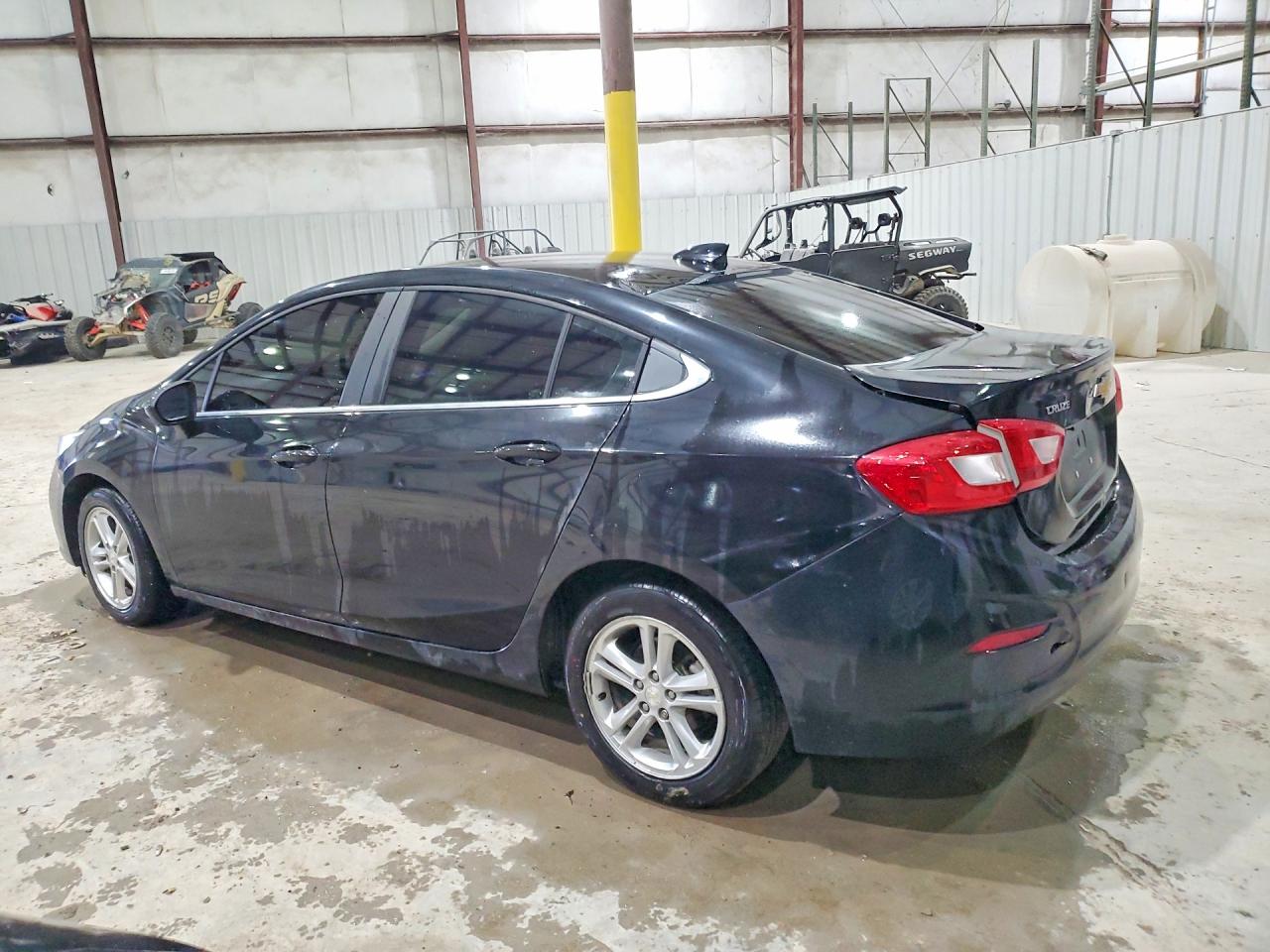 2017 CHEVROLET CRUZE LT photo 3