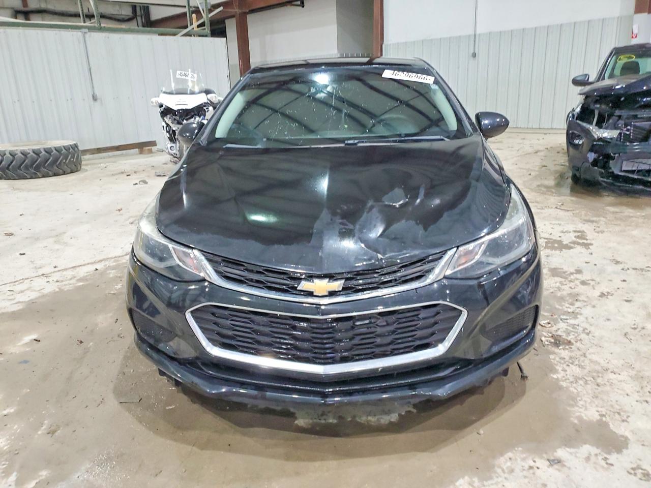 2017 CHEVROLET CRUZE LT photo 9