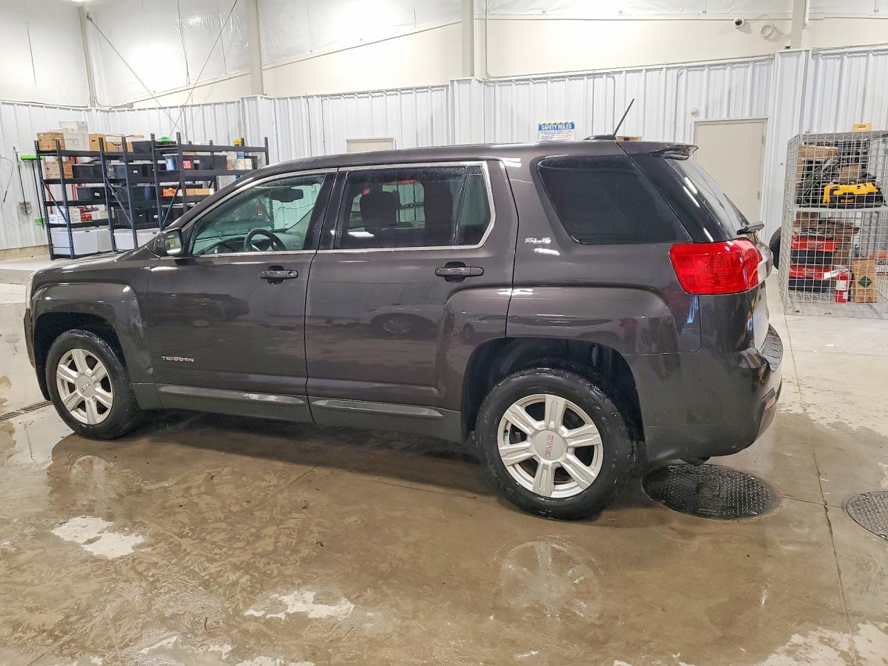 2015 GMC TERRAIN SLE photo 3
