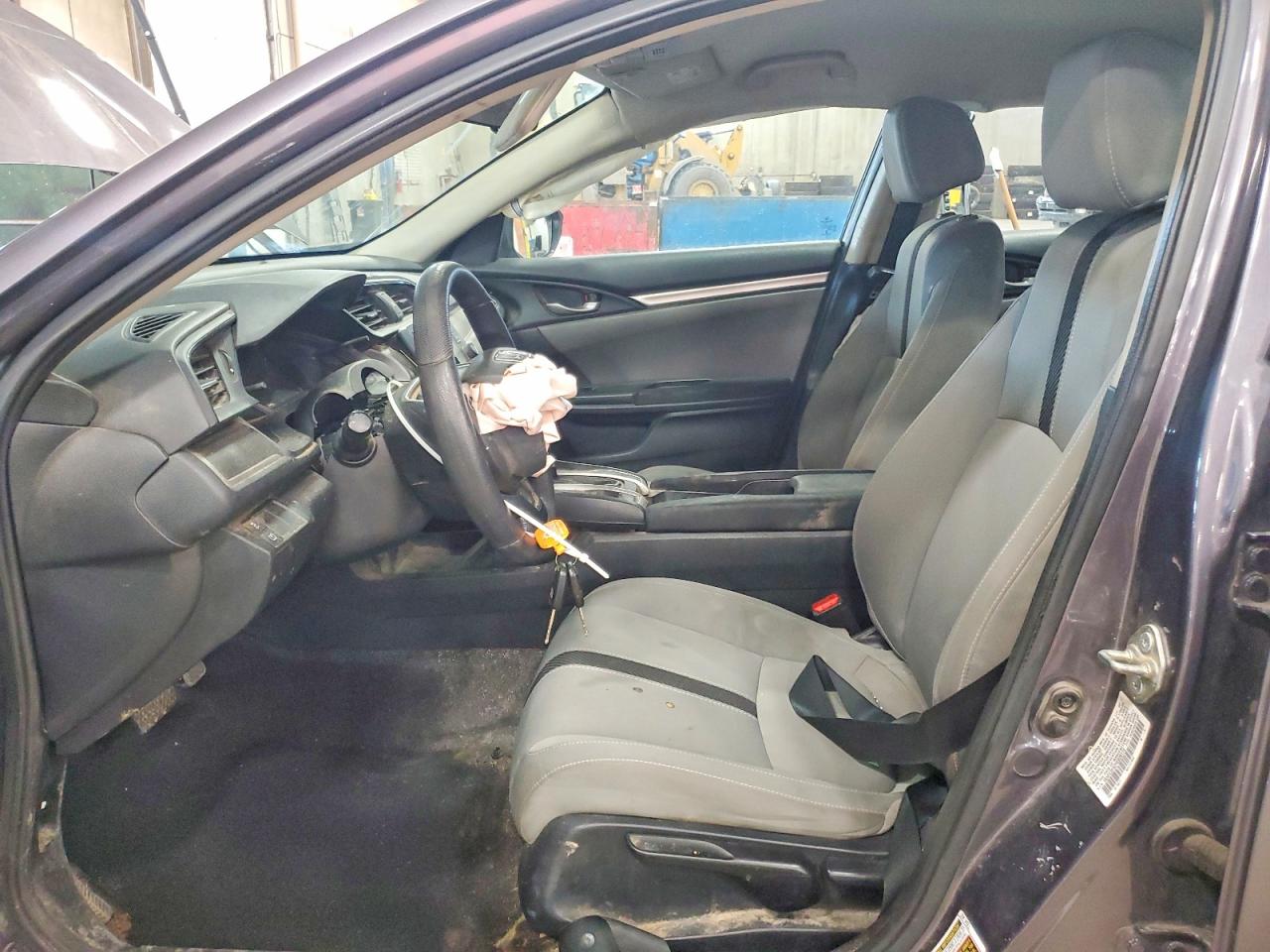 2017 HONDA CIVIC LX photo 13