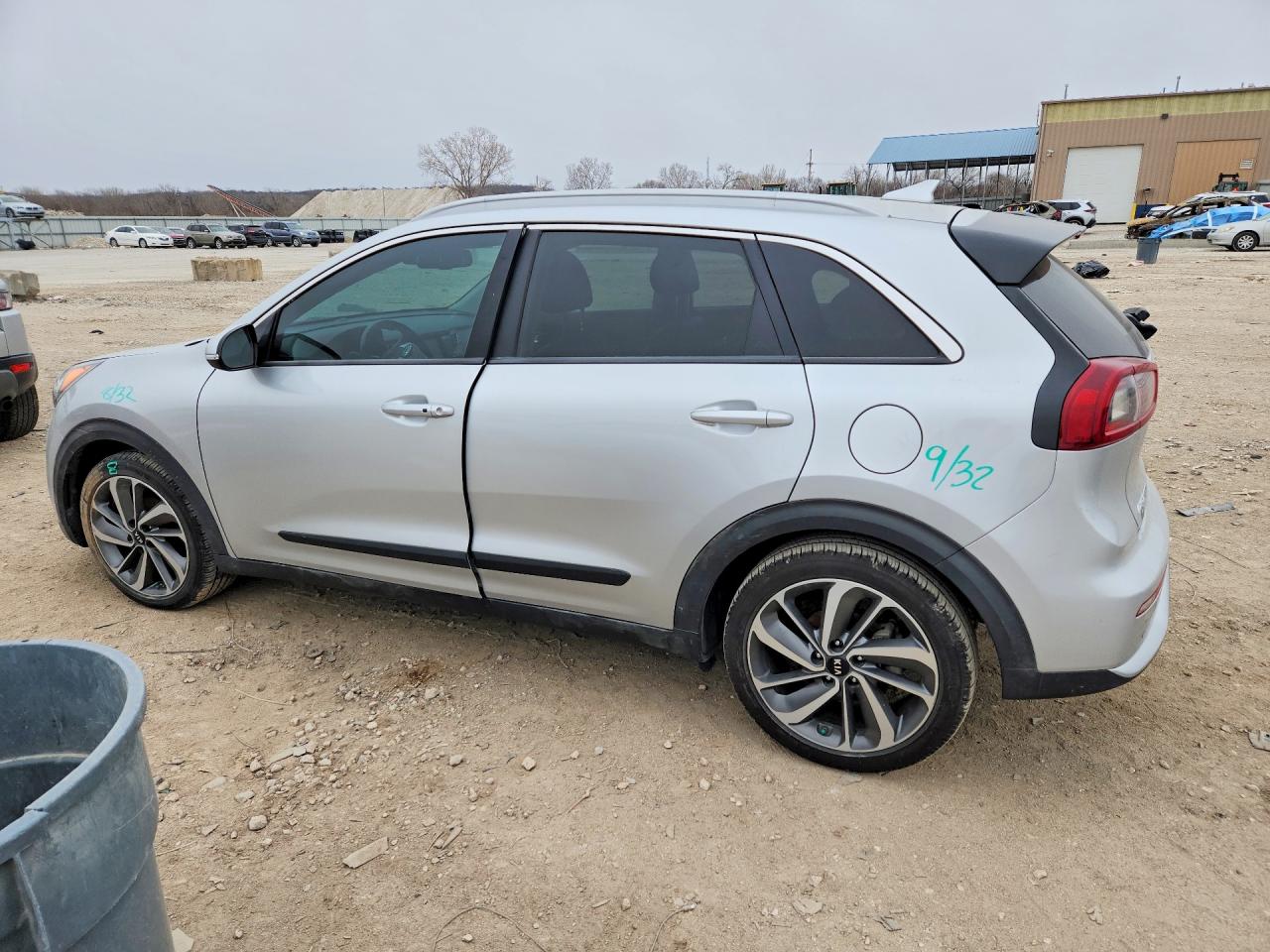 2019 KIA NIRO TOURING photo 2