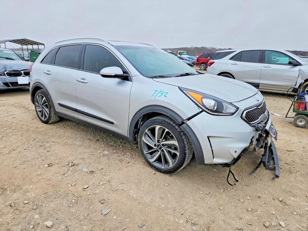 2019 KIA NIRO TOURING photo 4