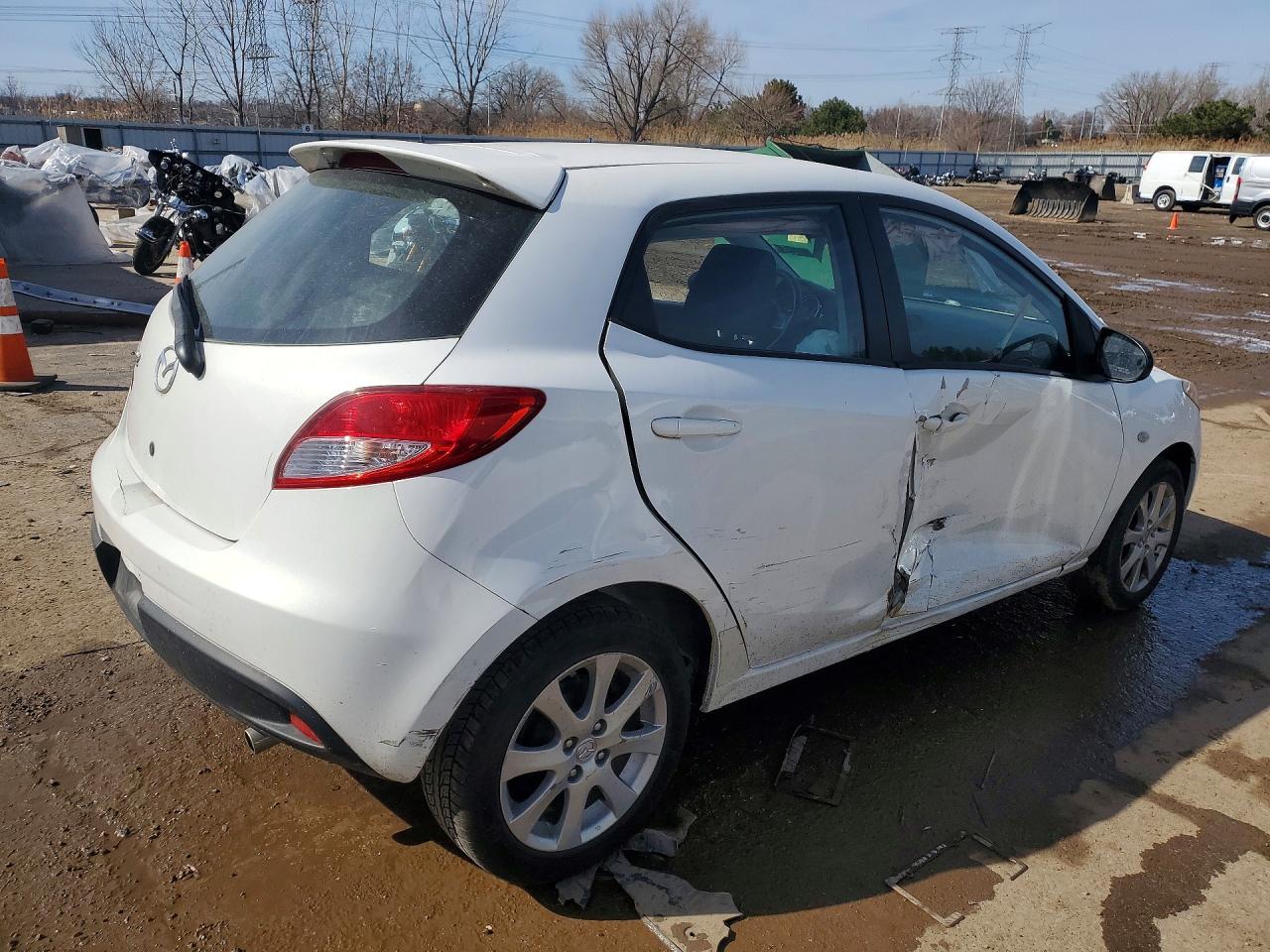 2012 MAZDA MAZDA2 photo 3