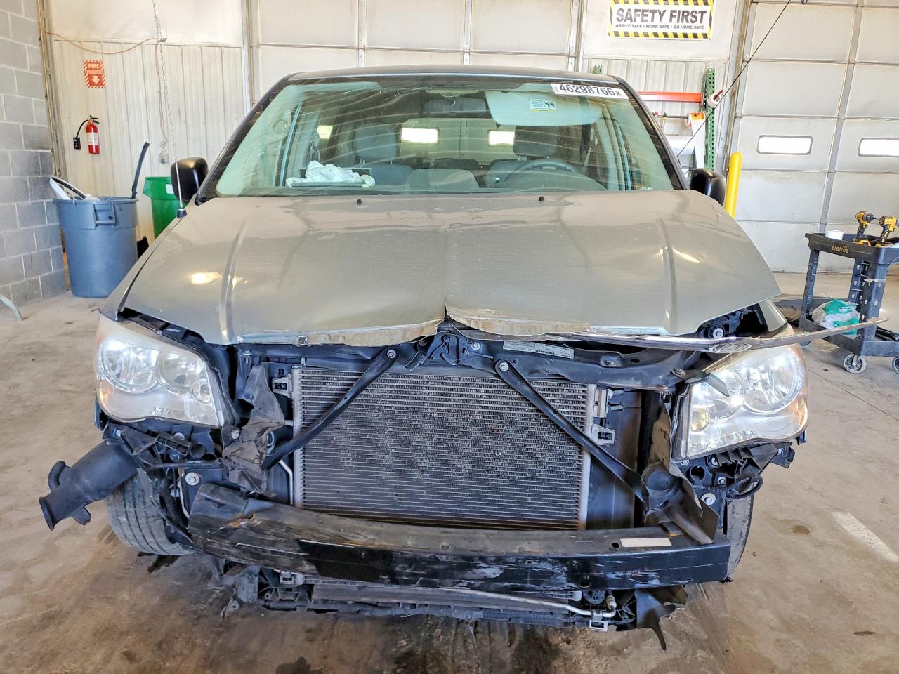 2008 CHRYSLER TOWN & COUNTRY LX photo 9