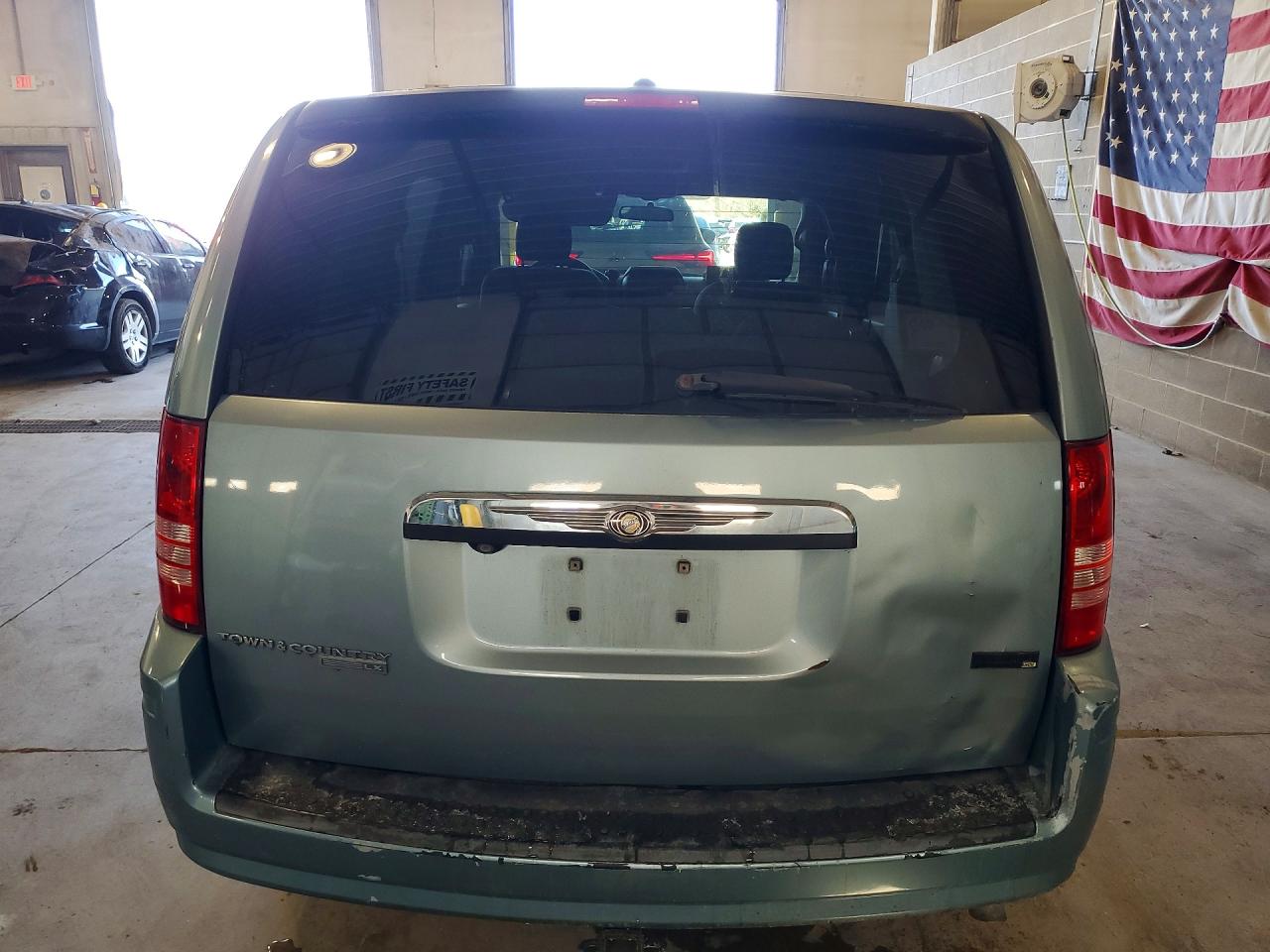 2008 CHRYSLER TOWN & COUNTRY LX photo 11