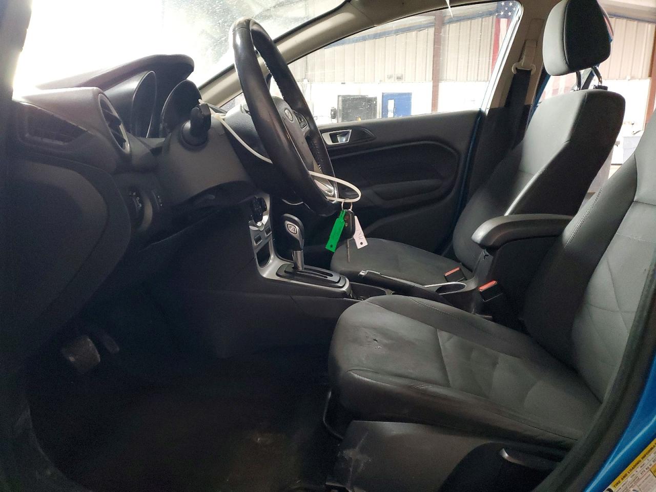 2016 FORD FIESTA SE photo 13