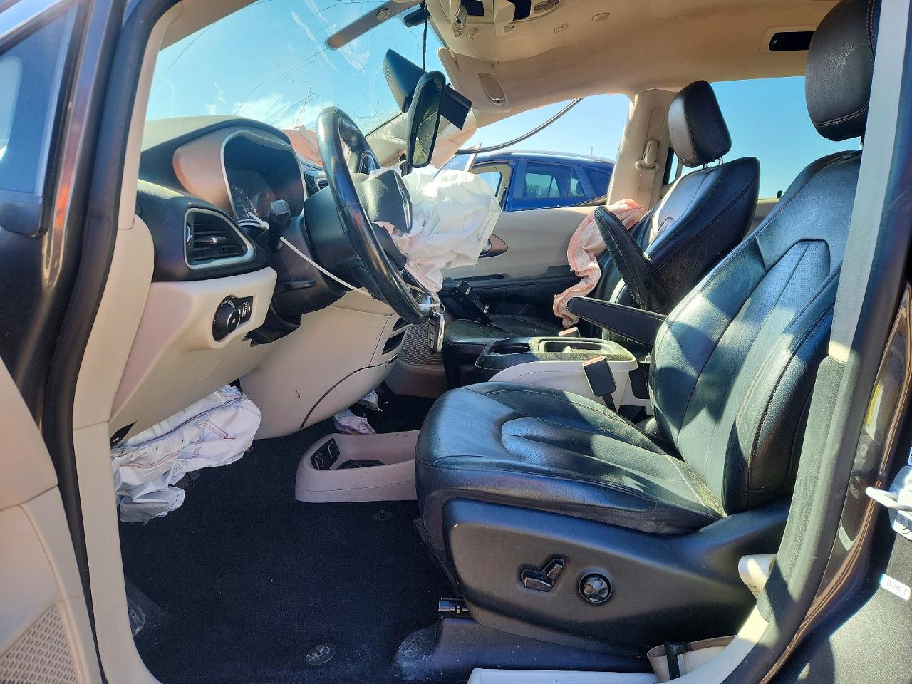 2019 CHRYSLER PACIFICA TOURING L photo 13