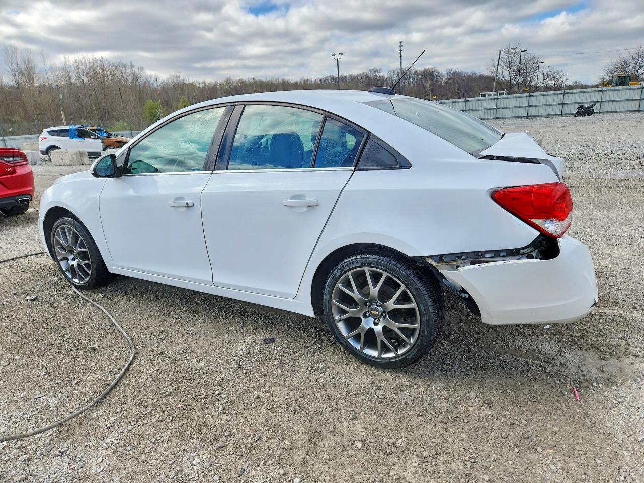2015 CHEVROLET CRUZE LT photo 3