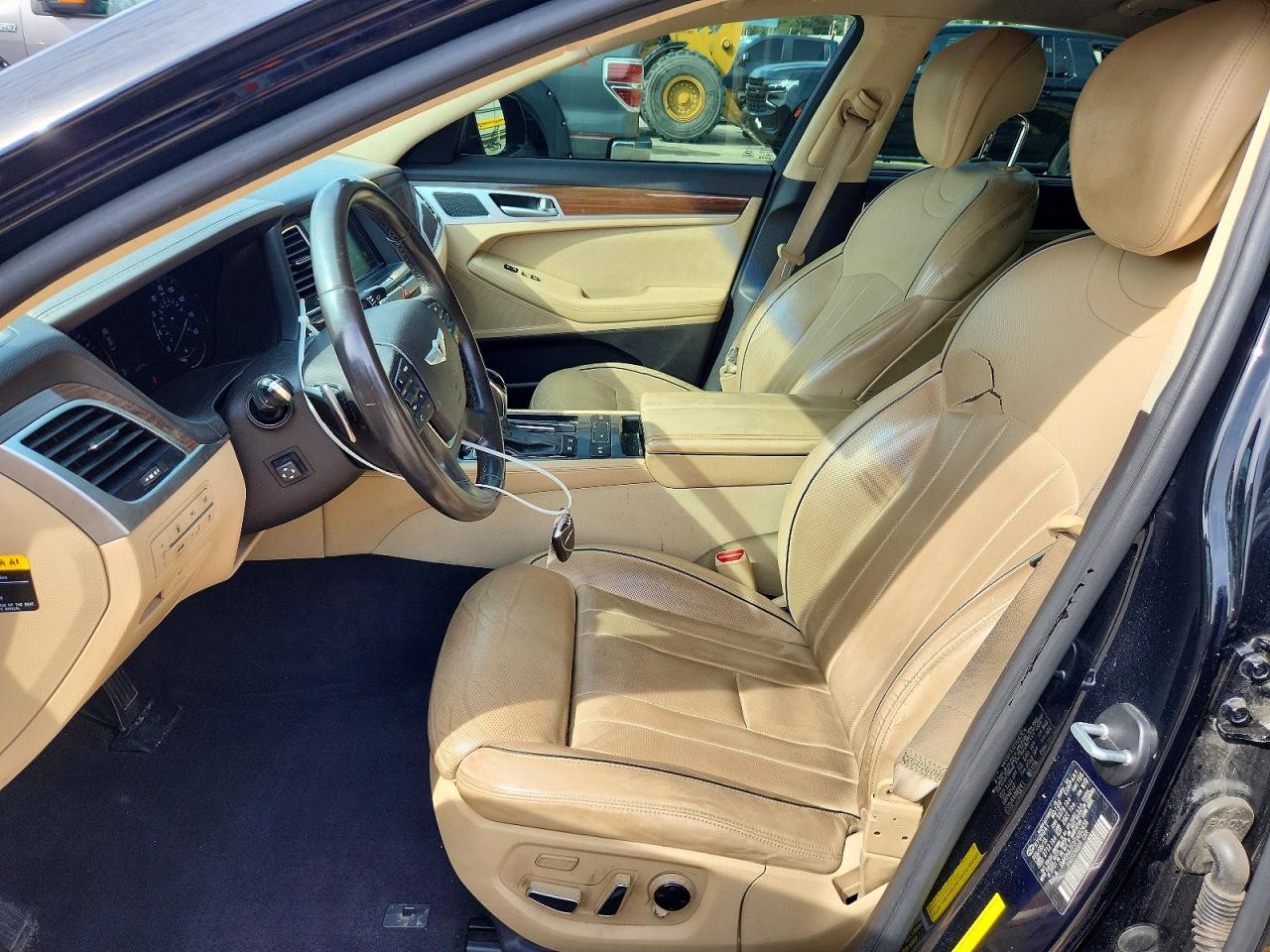2015 HYUNDAI GENESIS 3.8L photo 7