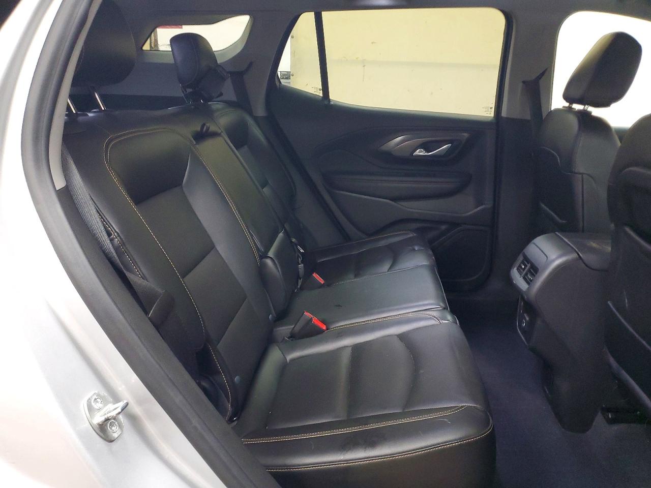 2020 GMC TERRAIN SLT photo 11