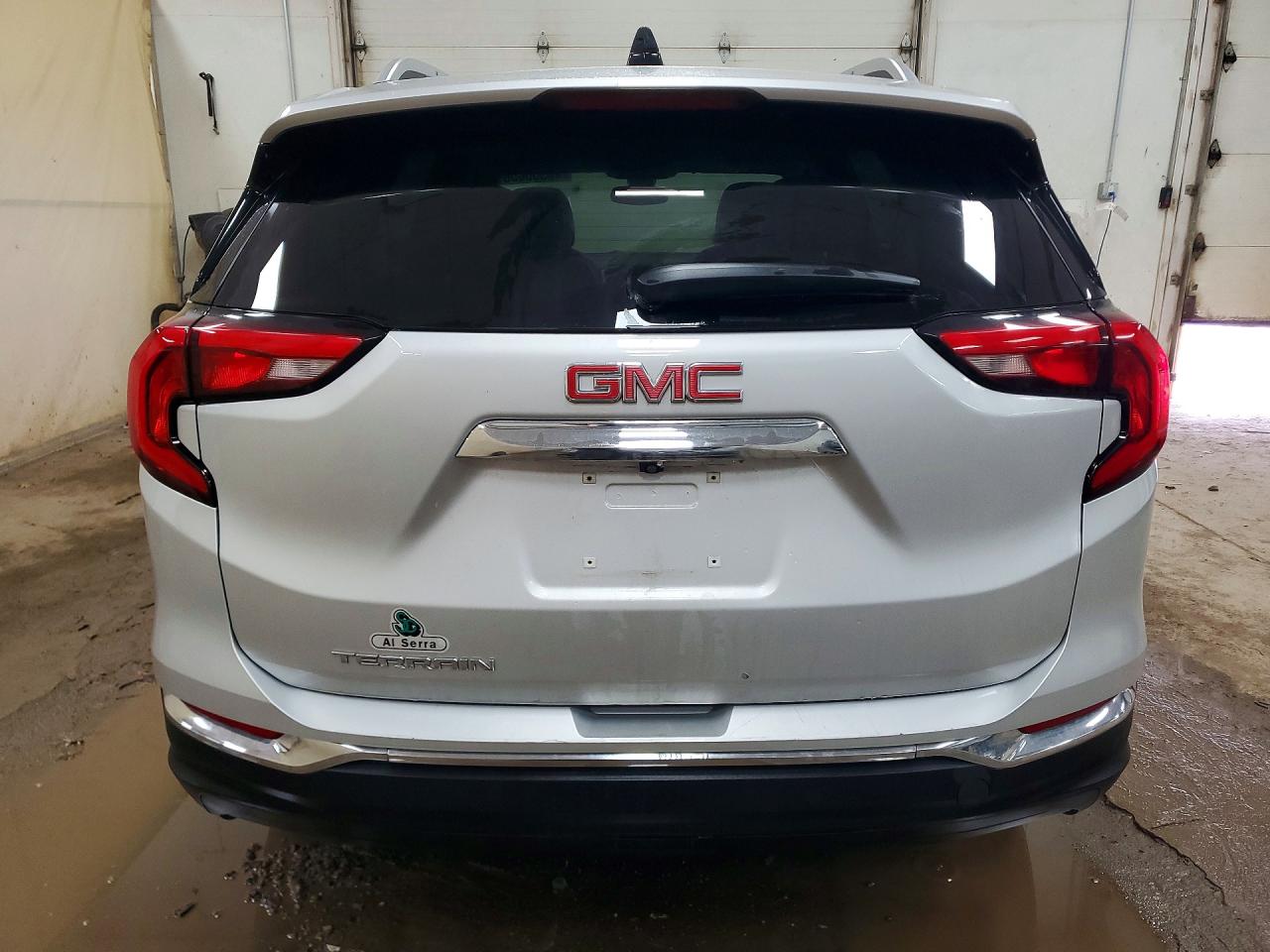 2020 GMC TERRAIN SLT photo 6