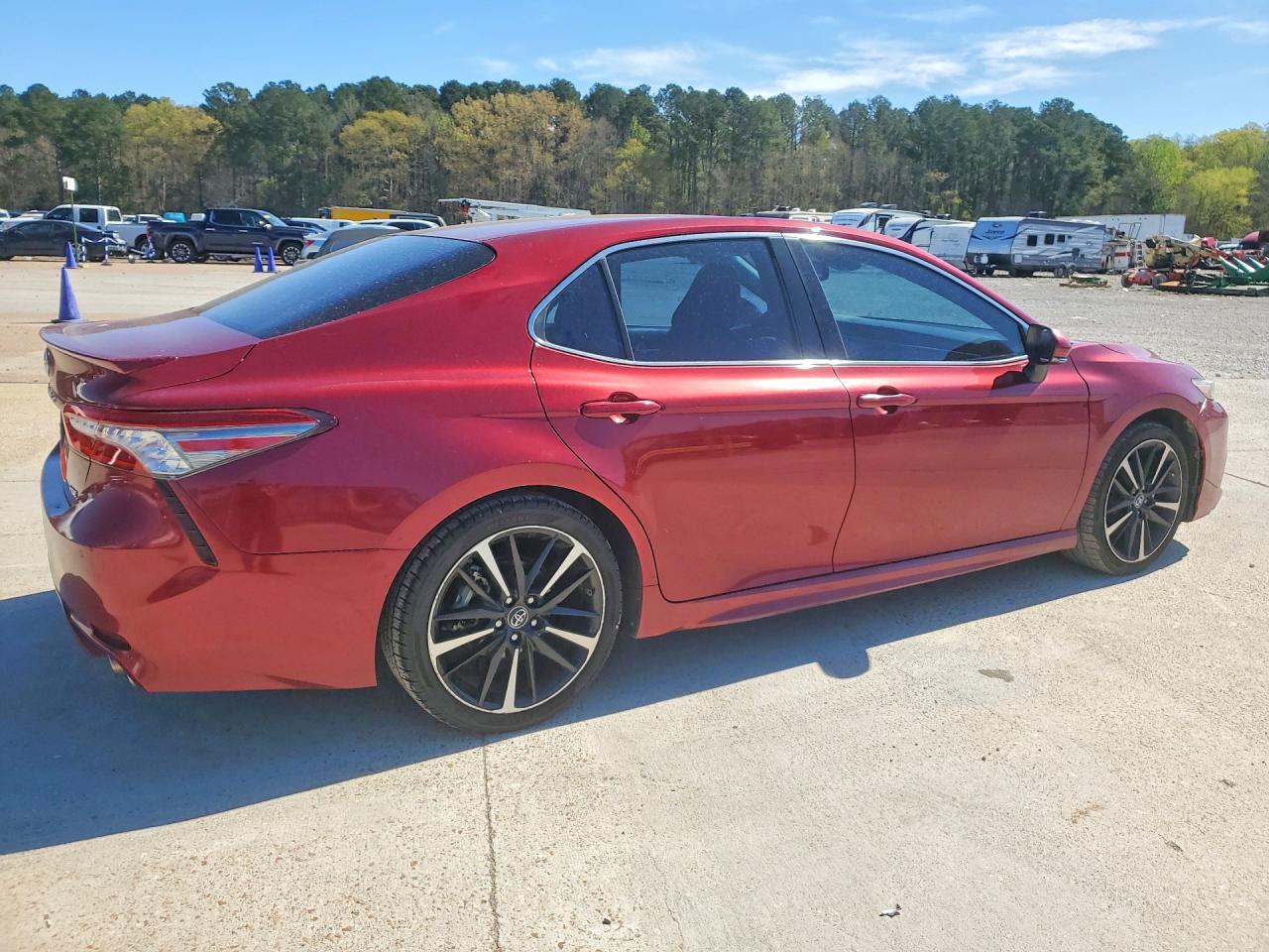 2018 TOYOTA CAMRY XSE photo 3