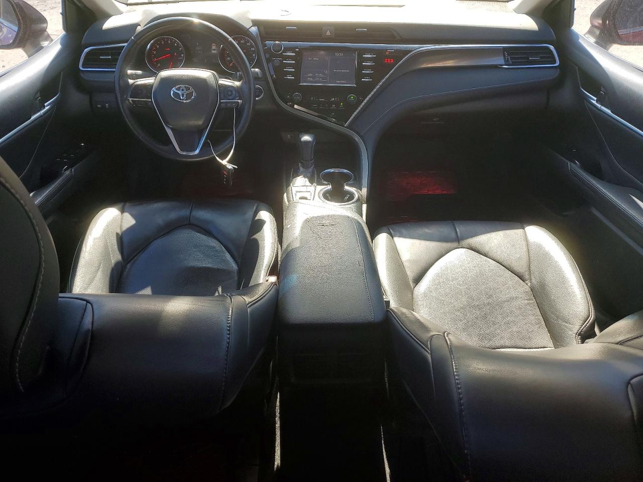 2018 TOYOTA CAMRY XSE photo 8