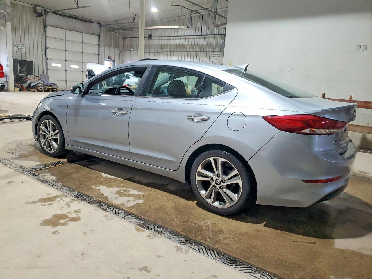 2017 HYUNDAI ELANTRA LIMITED photo 2