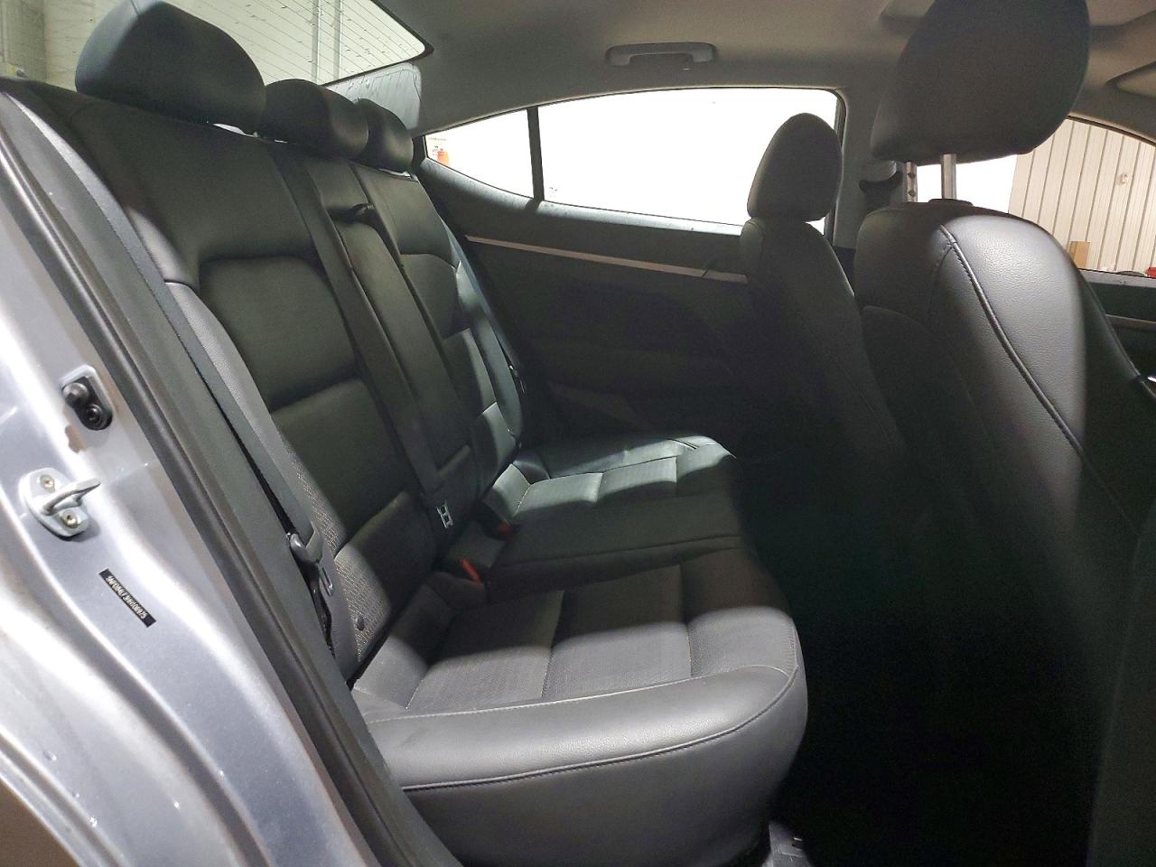 2017 HYUNDAI ELANTRA LIMITED photo 10