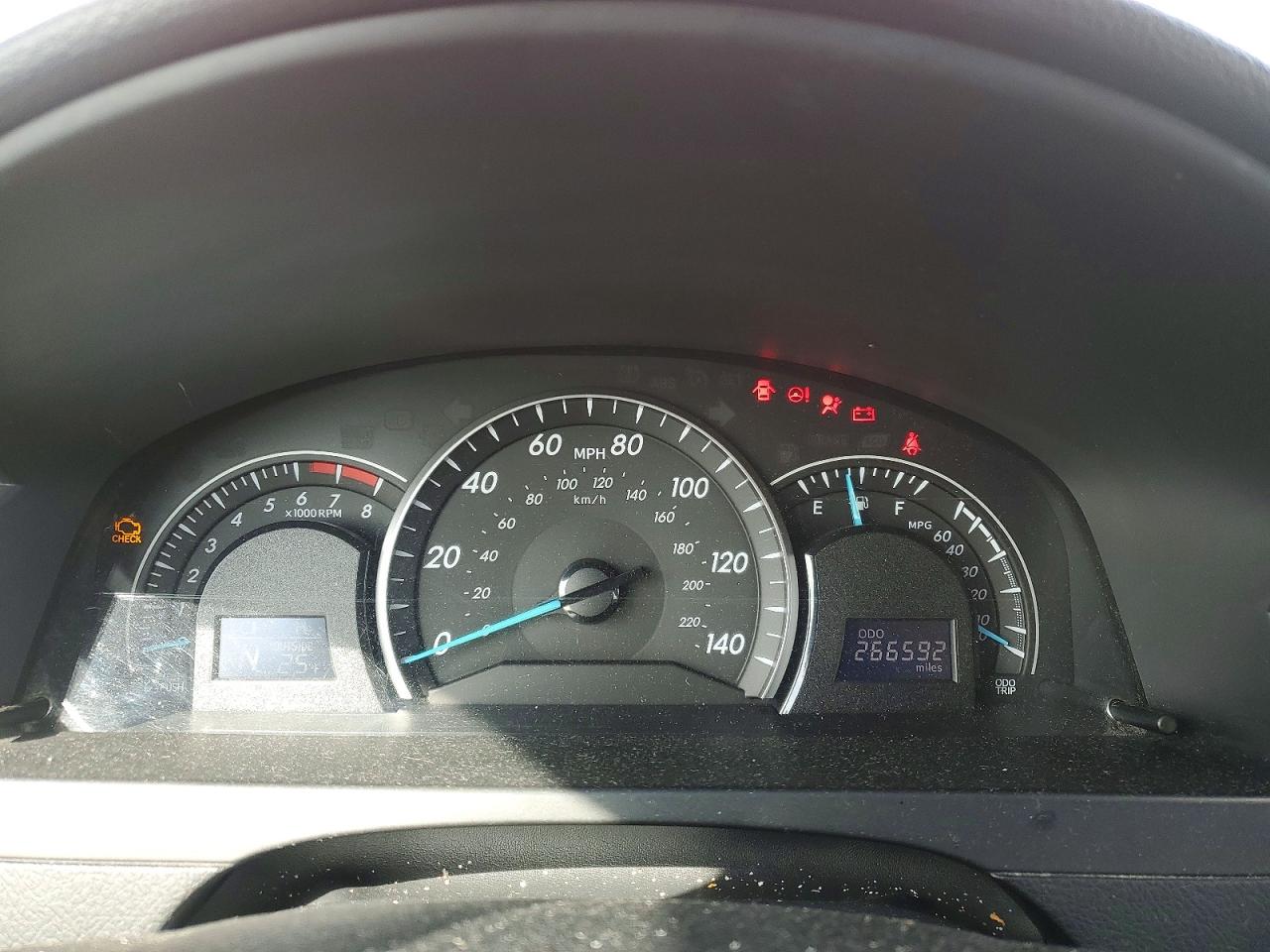 2012 TOYOTA CAMRY LE photo 9