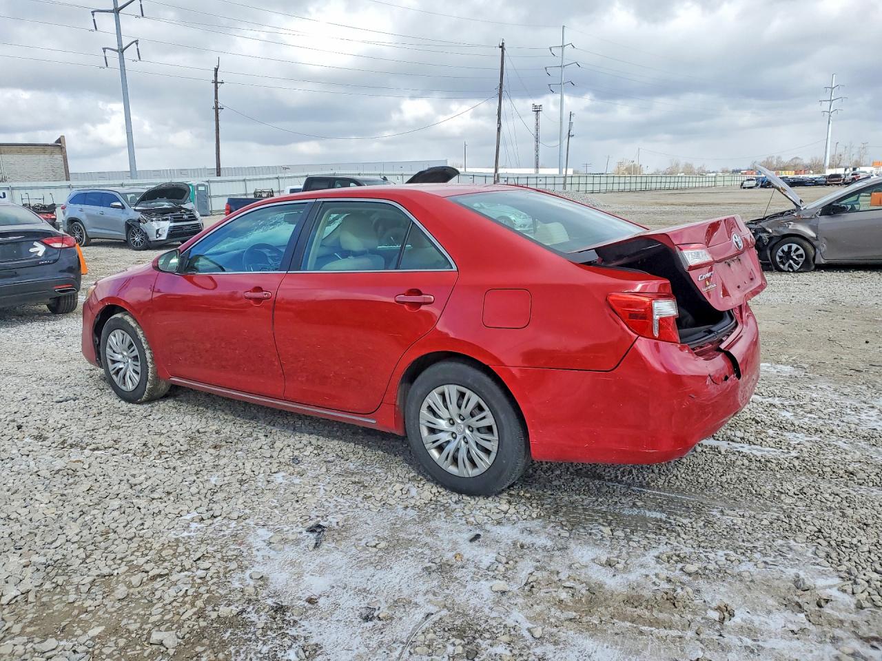2012 TOYOTA CAMRY LE photo 2