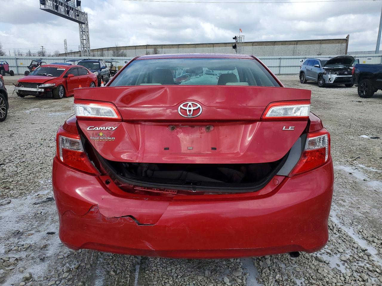 2012 TOYOTA CAMRY LE photo 6