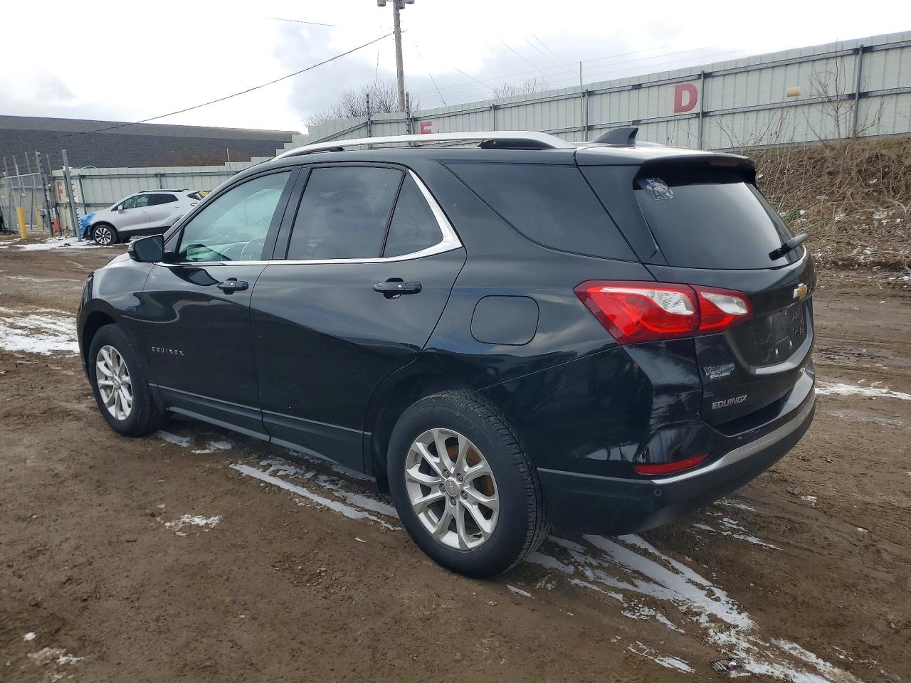 2019 CHEVROLET EQUINOX LT photo 2