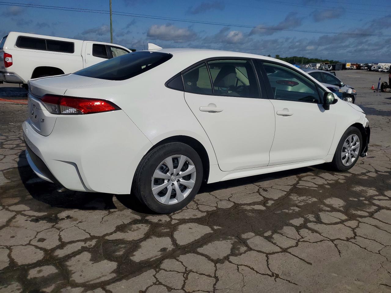2021 TOYOTA COROLLA LE photo 5