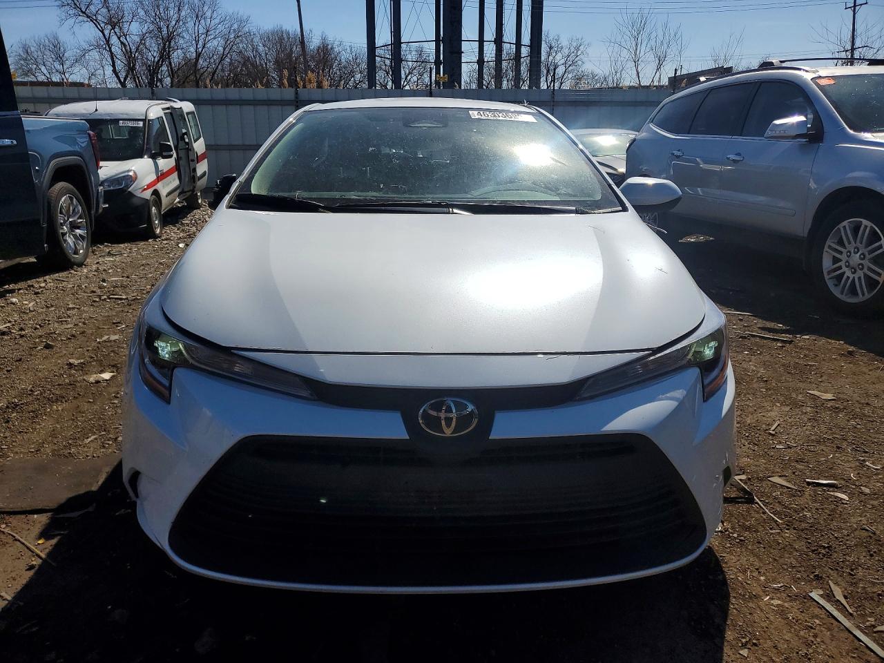 2025 TOYOTA COROLLA LE photo 13