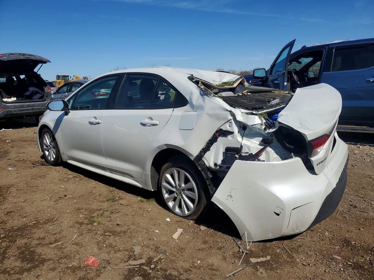 2025 TOYOTA COROLLA LE photo 4