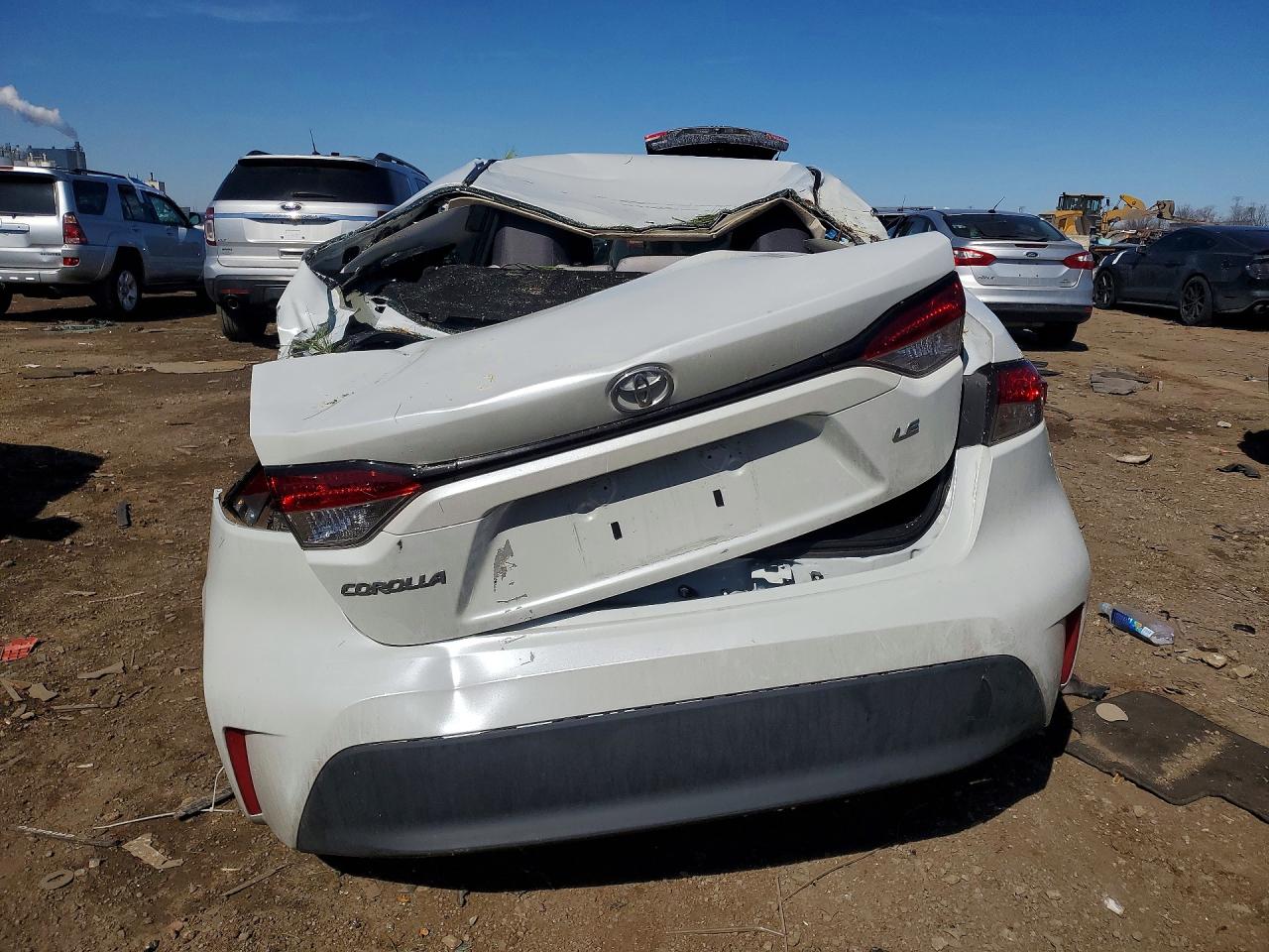 2025 TOYOTA COROLLA LE photo 16