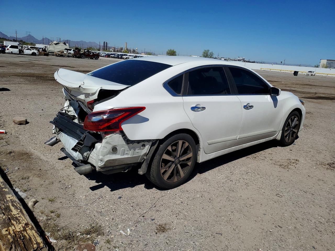 2017 NISSAN ALTIMA 2.5 SR photo 3
