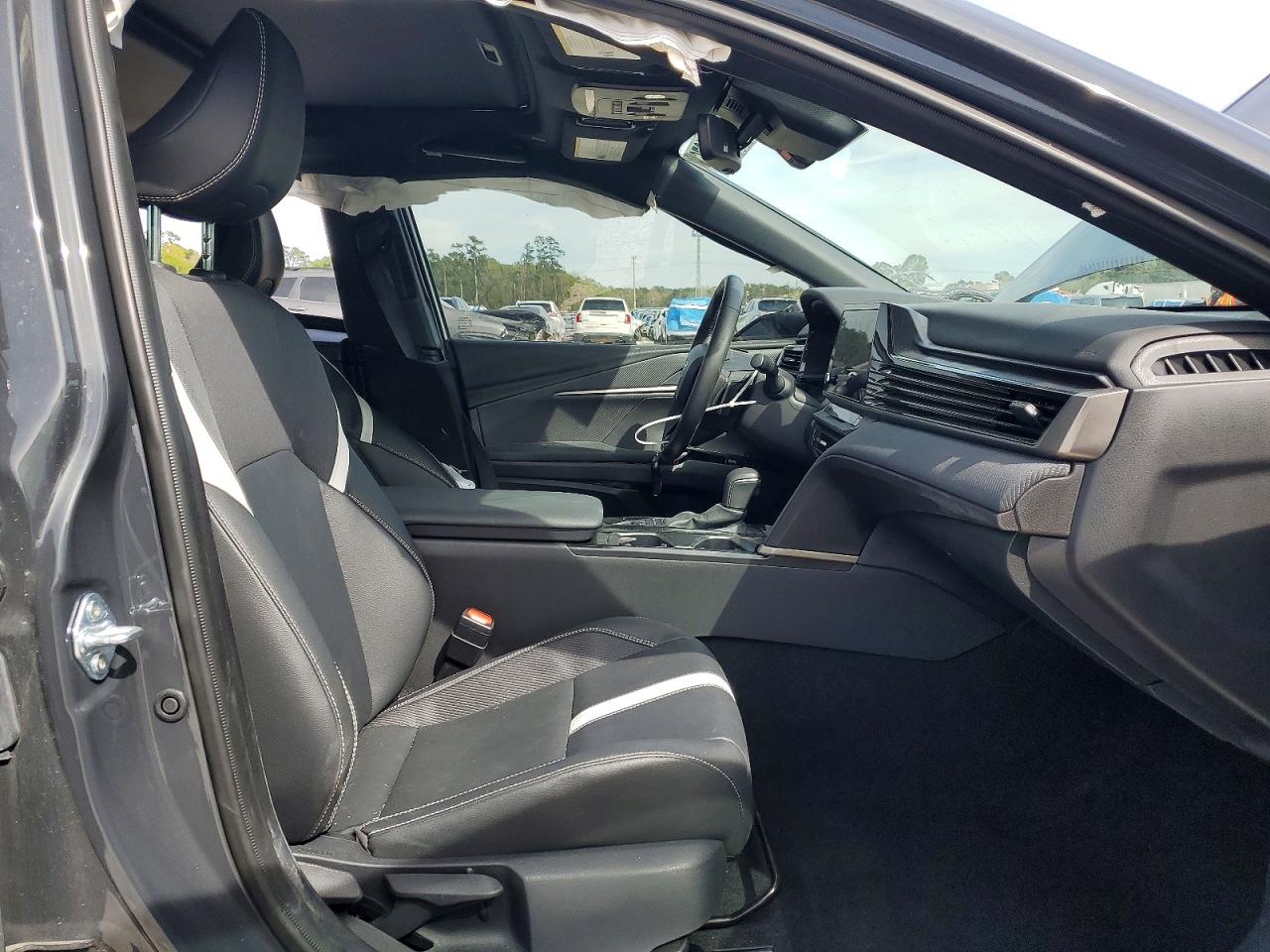 2025 TOYOTA CAMRY SE photo 13