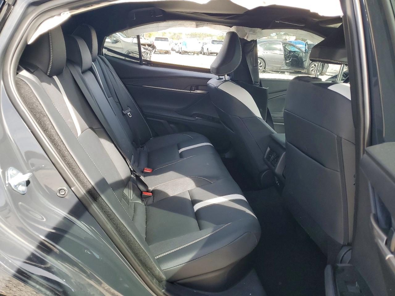 2025 TOYOTA CAMRY SE photo 19