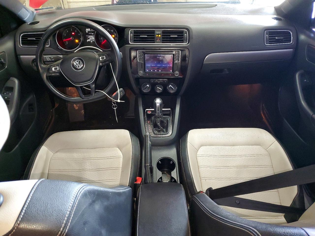 2016 VOLKSWAGEN JETTA SPORT photo 8