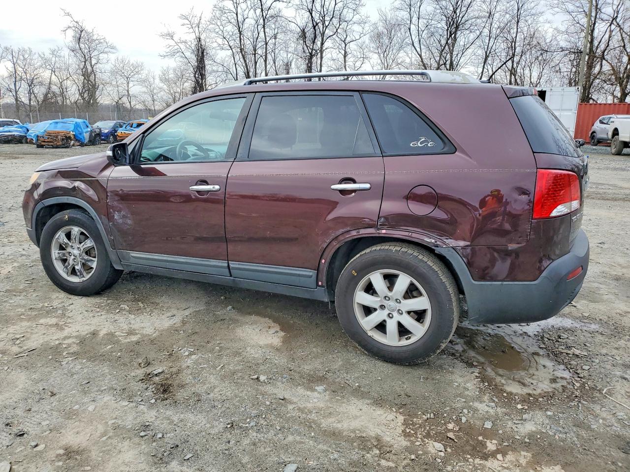 2013 KIA SORENTO LX photo 3