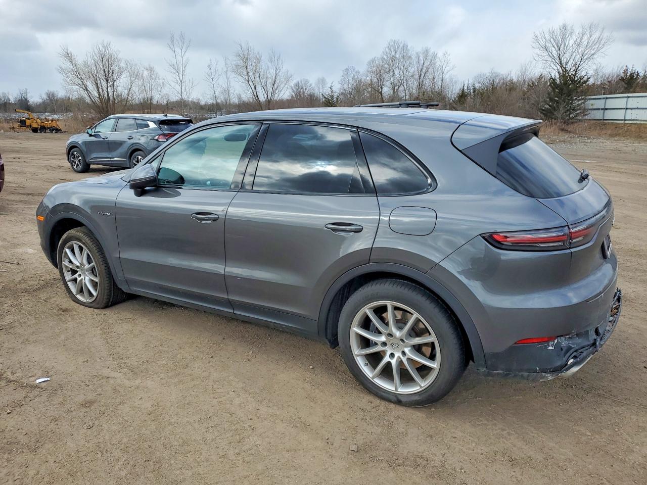 2021 PORSCHE CAYENNE E-HYBRID photo 2