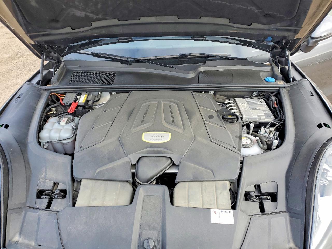 2021 PORSCHE CAYENNE E-HYBRID photo 12