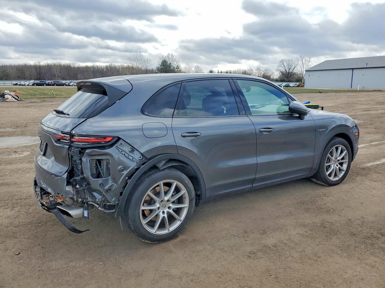 2021 PORSCHE CAYENNE E-HYBRID photo 3