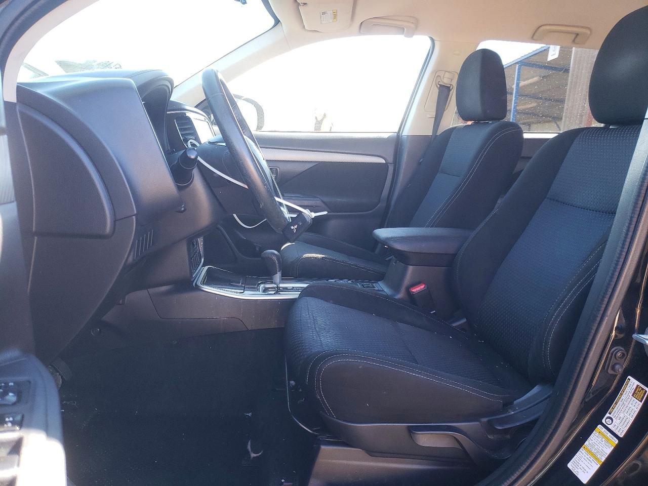 2018 MITSUBISHI OUTLANDER SE photo 19