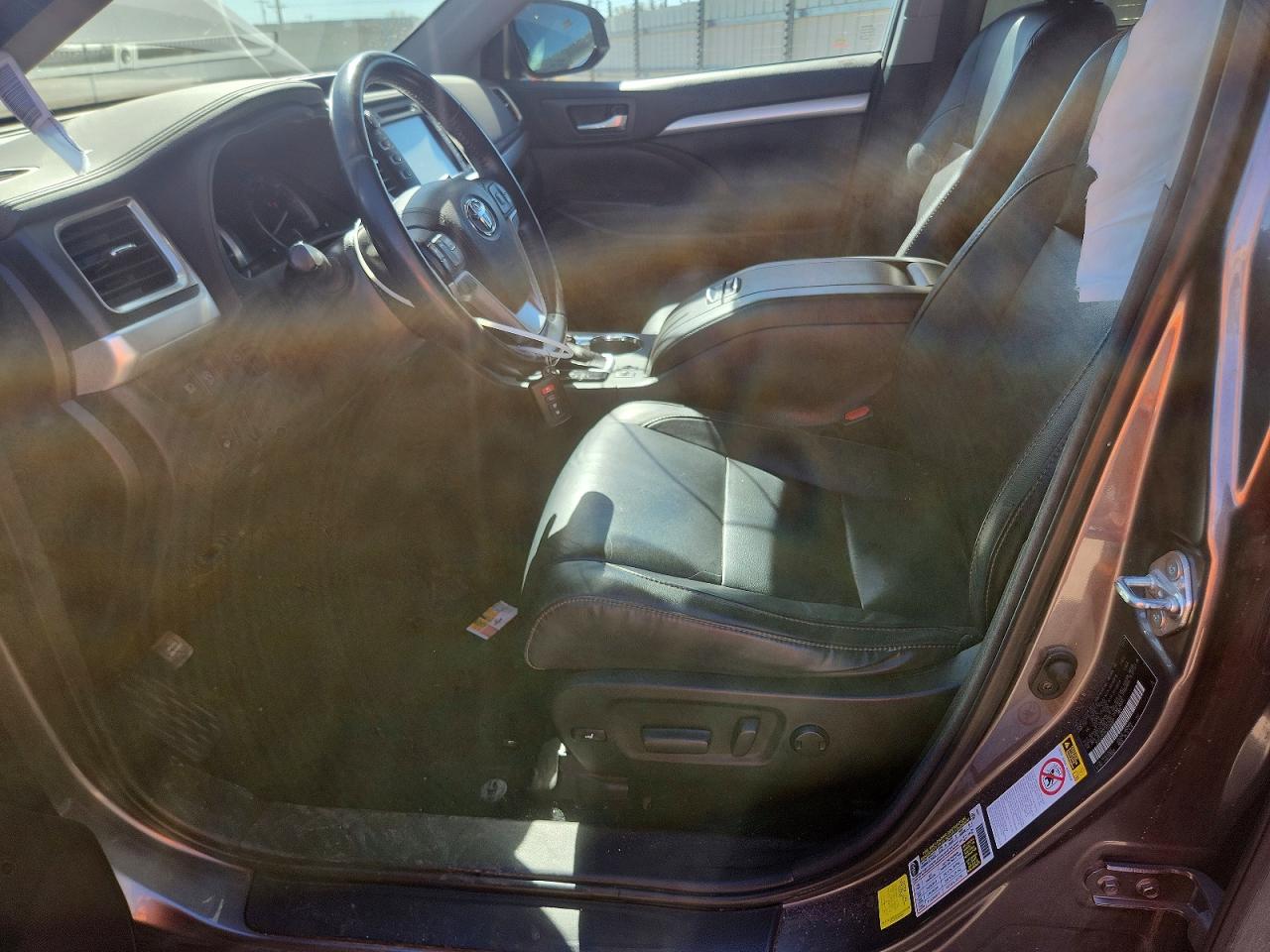 2018 TOYOTA HIGHLANDER XLE photo 13