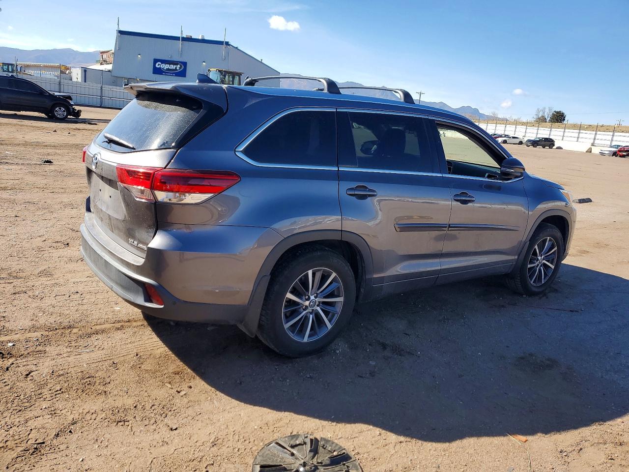 2018 TOYOTA HIGHLANDER XLE photo 5