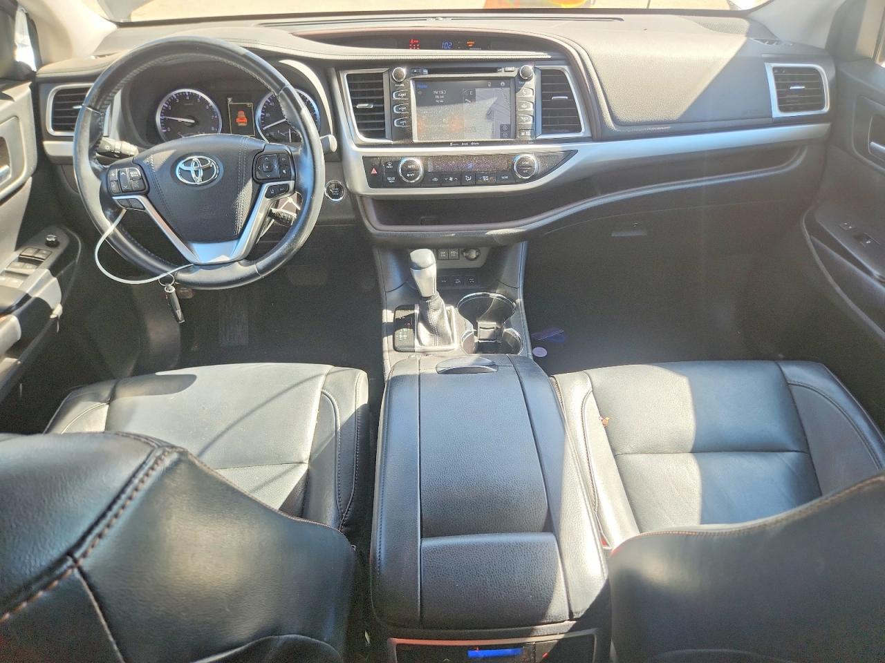 2018 TOYOTA HIGHLANDER XLE photo 15