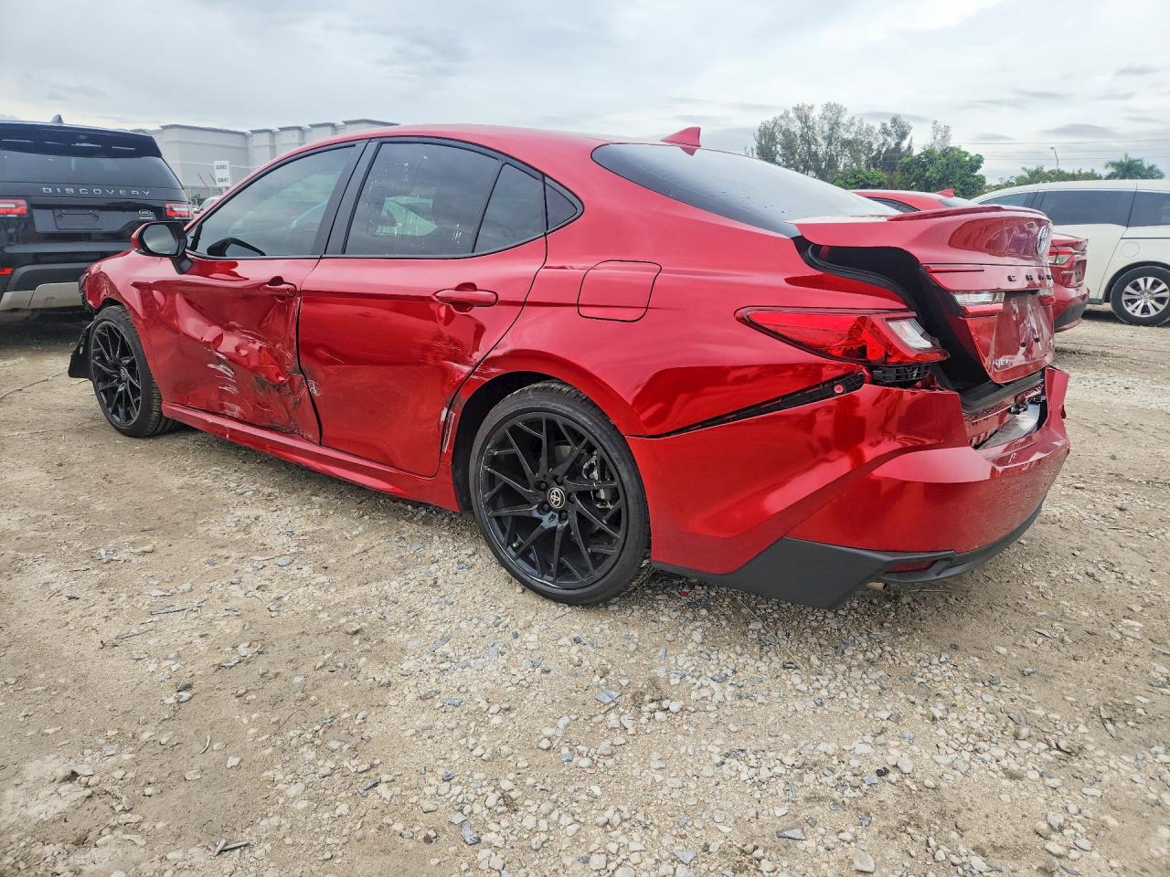 2026 TOYOTA CAMRY SE photo 3