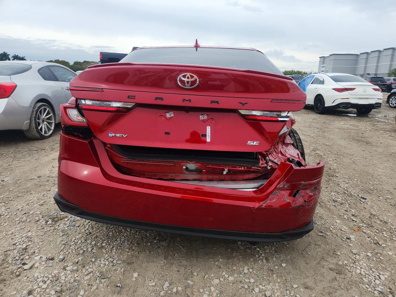 2026 TOYOTA CAMRY SE photo 11